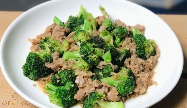 16. Súp lơ xanh xào thịt 1 16. Súp lơ xanh xào thịt 1