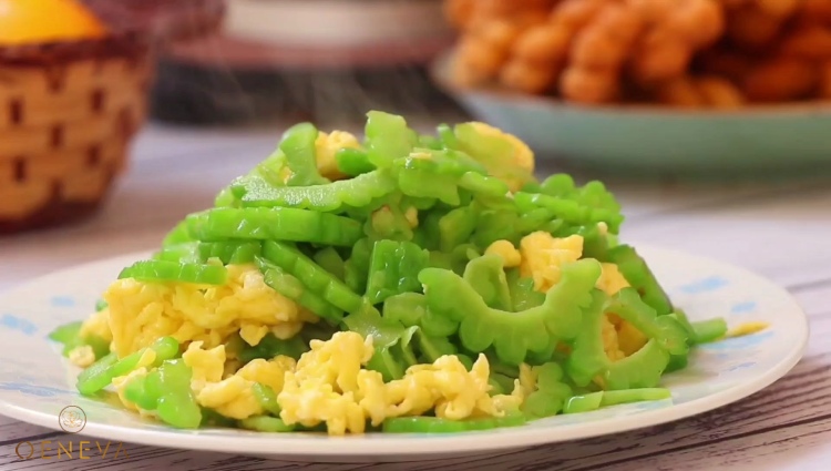 7. Trứng xào mướp đắng 1 7. Trứng xào mướp đắng 1